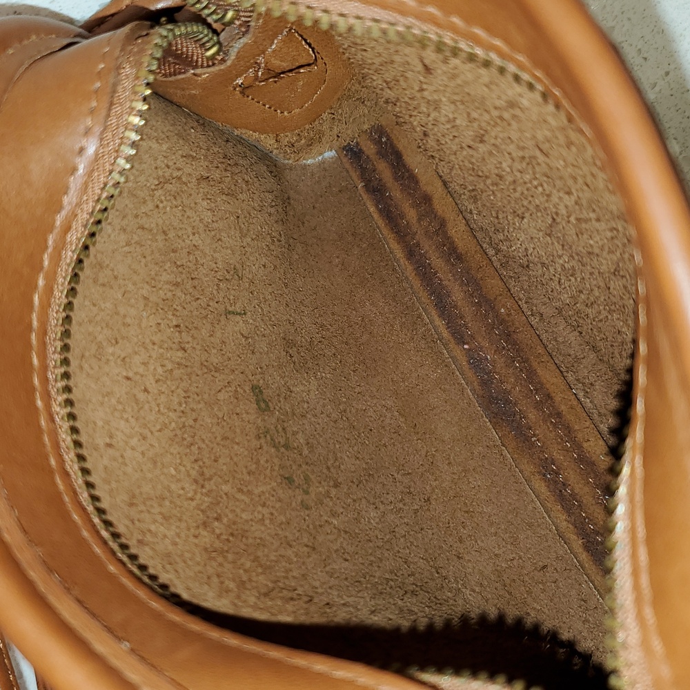 Vintage COACH Leather Crossbody - Picture 7 of 8